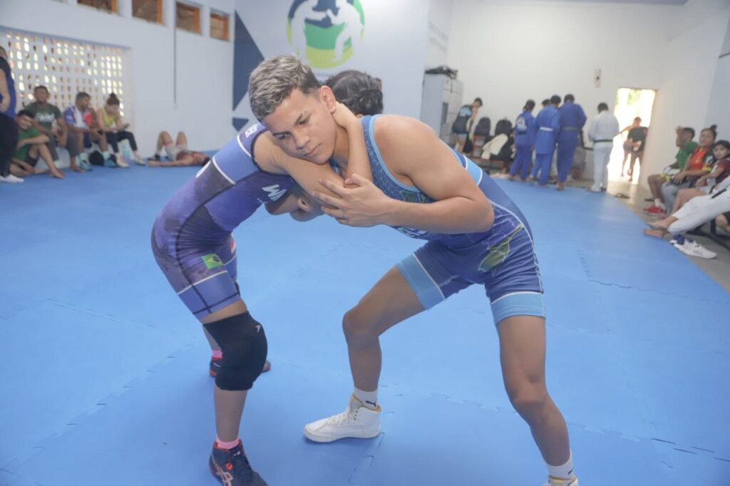 SEDEL-Maik-Ibson-Treinando-na-Vila-Olimpica-FOTO-Julcemar-Alves-Sedel-1024x682-1 Atleta do wrestling amazonense se consagra campeão brasileiro interclubes