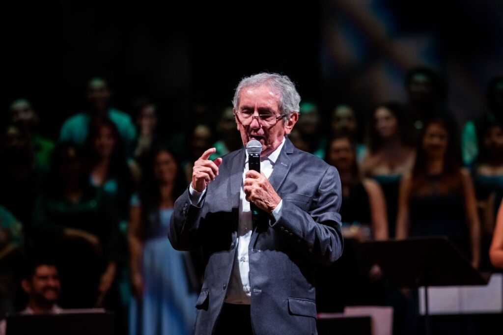 WhatsApp-Image-2024-08-19-at-15.45.45-1024x682-1 ‘Não Mate a Mata’: espetáculo celebra história do maestro e compositor Adelson Santos no Teatro Amazonas