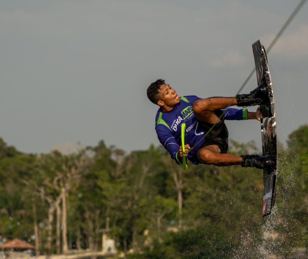 ee89846e-60dd-436d-b392-1769d0f4c6bf-1024x863-1 Jajá do Wake é vice-campeão em competição nacional de wakeboard