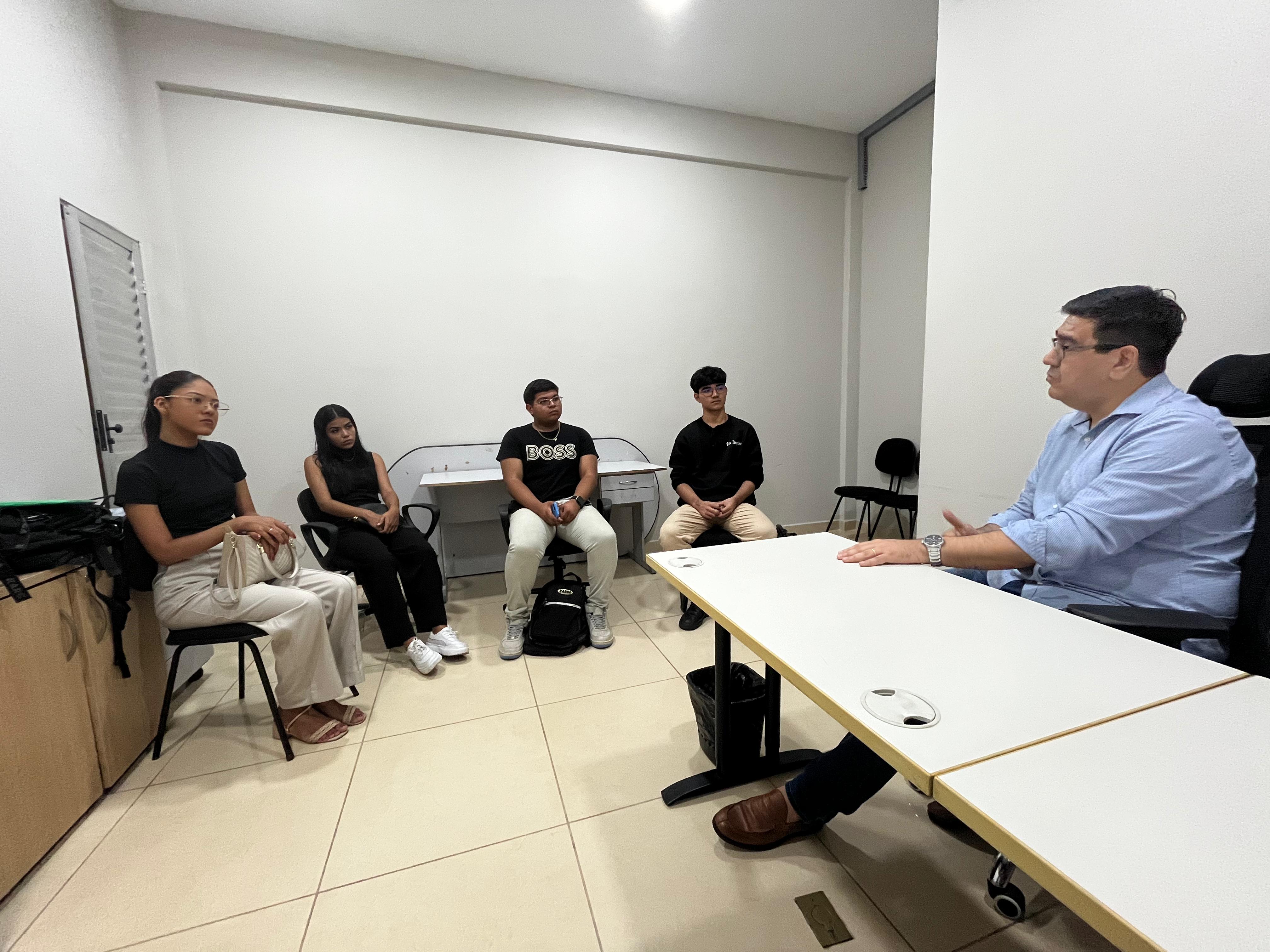 WhatsApp-Image-2025-05-27-at-11.15.21 Alunos do Projeto Pequeno Nazareno visitam a Ouvidoria-Geral da SSP-AM