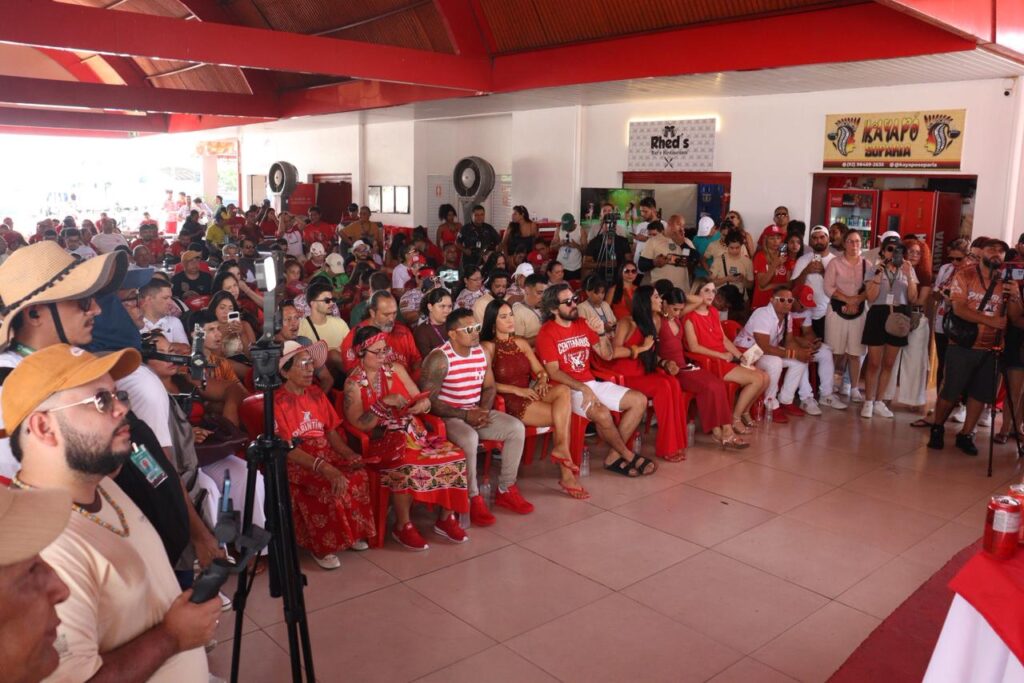 WhatsApp-Image-2026-06-24-at-13.02.42-1024x683 Boi Garantido apresenta roteiro do espetáculo “Parintins: Portal do Encantamento” em coletiva de imprensa